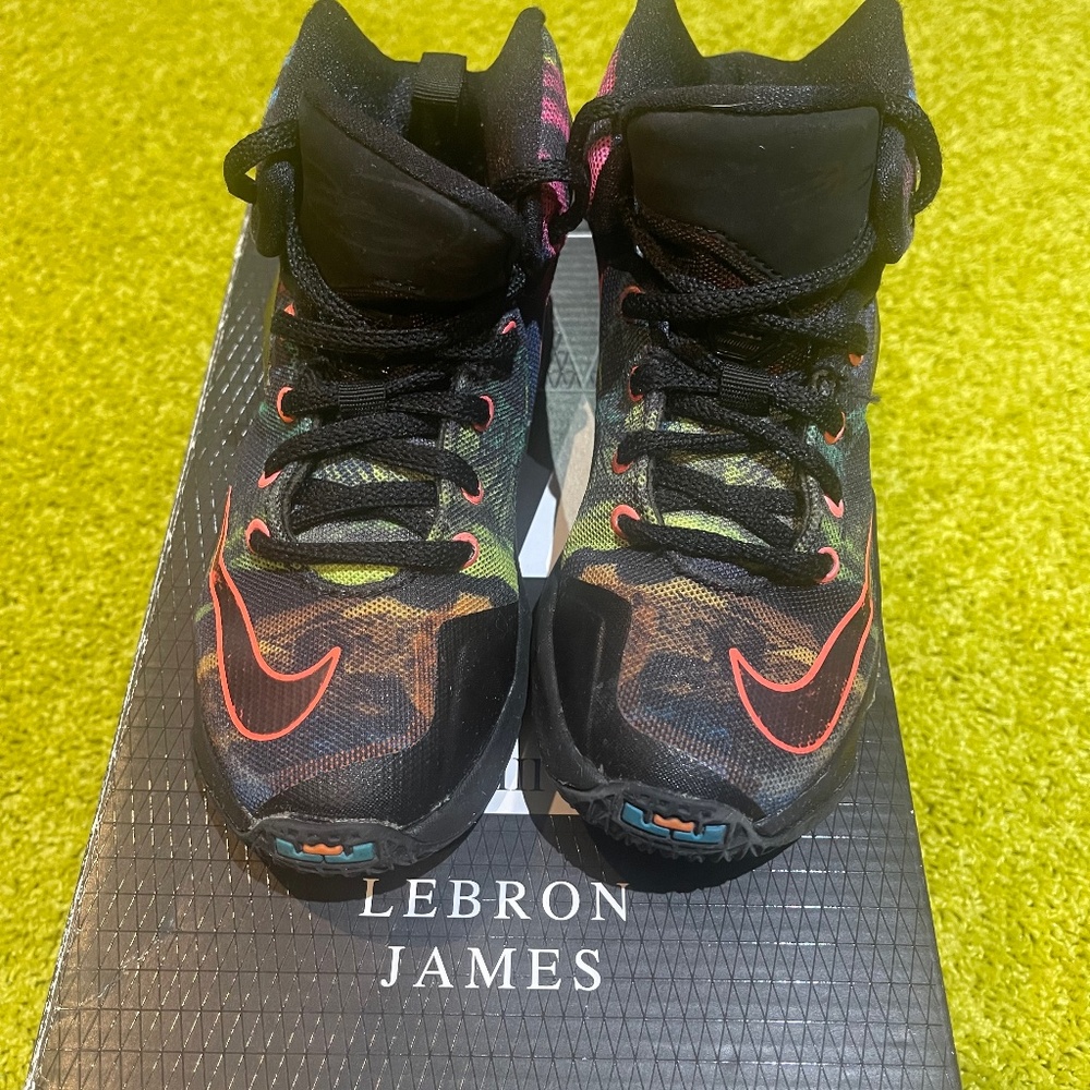 LeBron James XIII size 11c